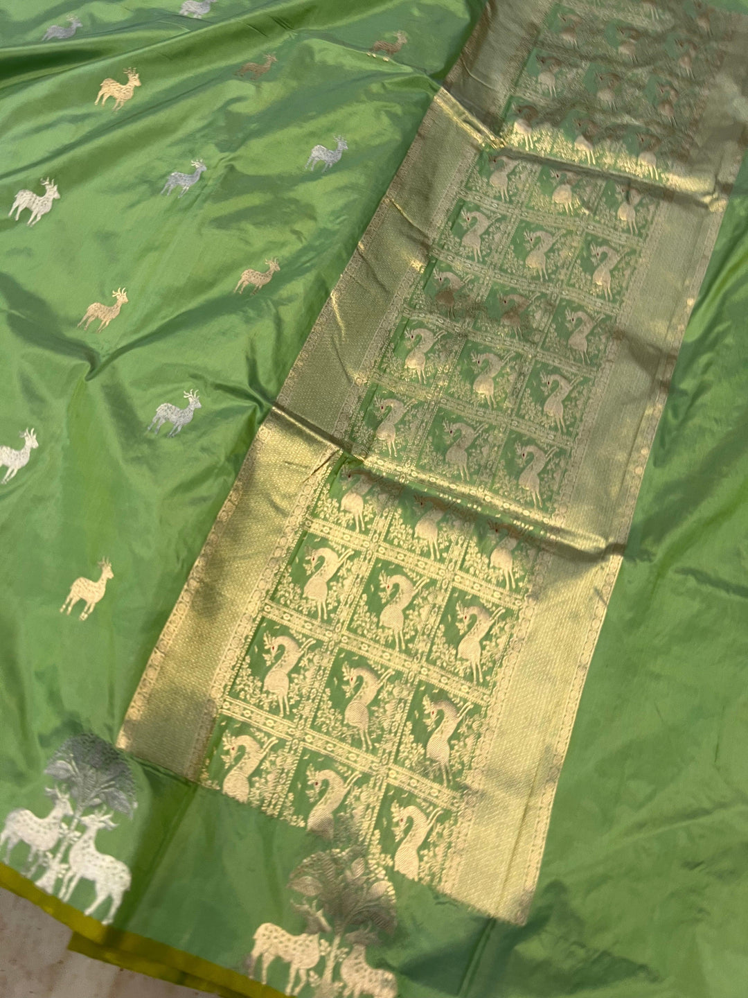 Pista Green Banarasi Handloom Katan Silk Saree - Aura Benaras