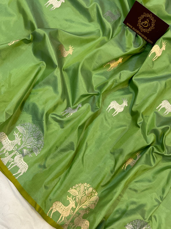 Pista Green Banarasi Handloom Katan Silk Saree - Aura Benaras