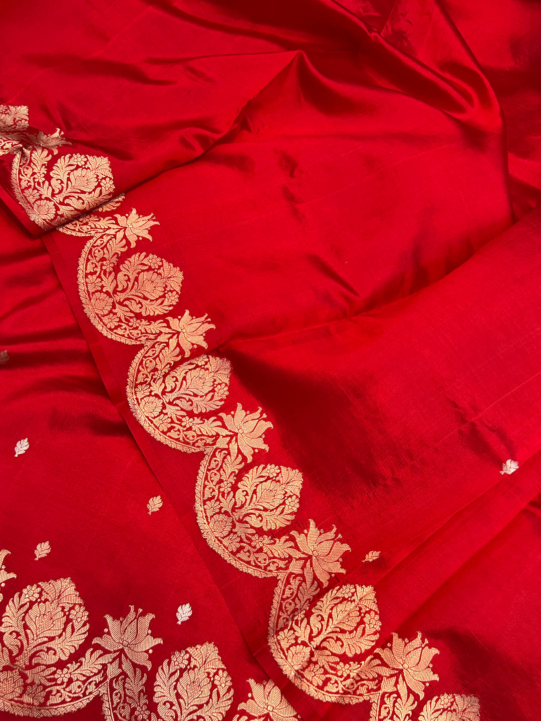 Red Pure Silk Banarasi Saree | Kadhwa Butis & Scallop Border