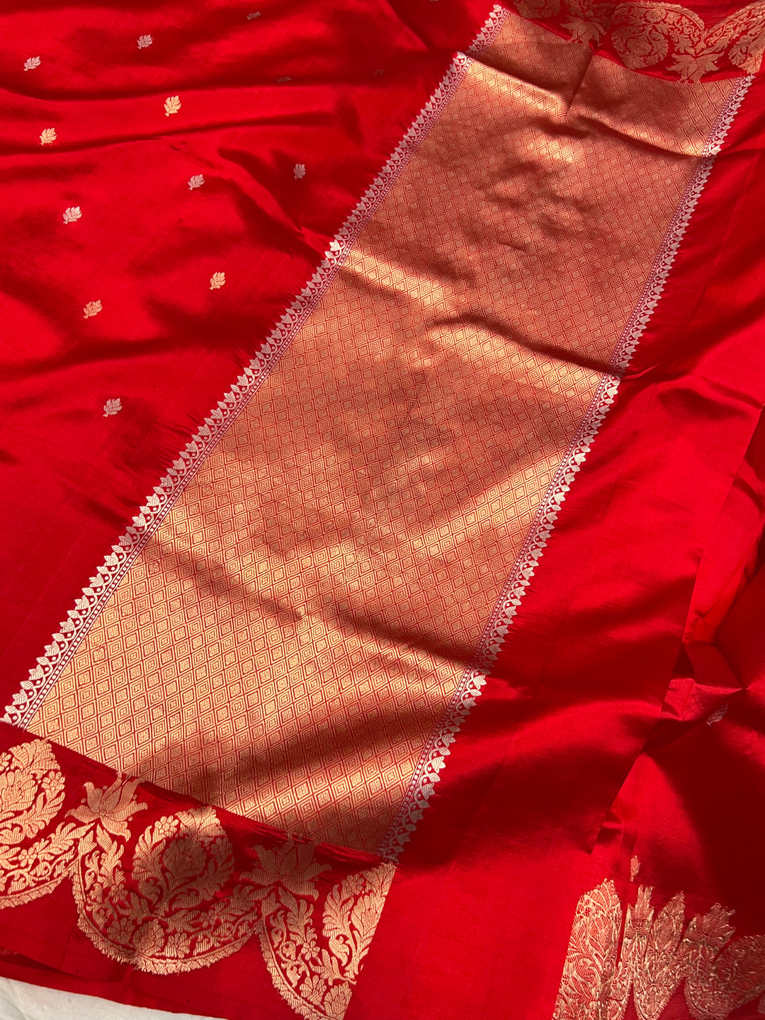 Red Pure Silk Banarasi Saree | Kadhwa Butis & Scallop Border
