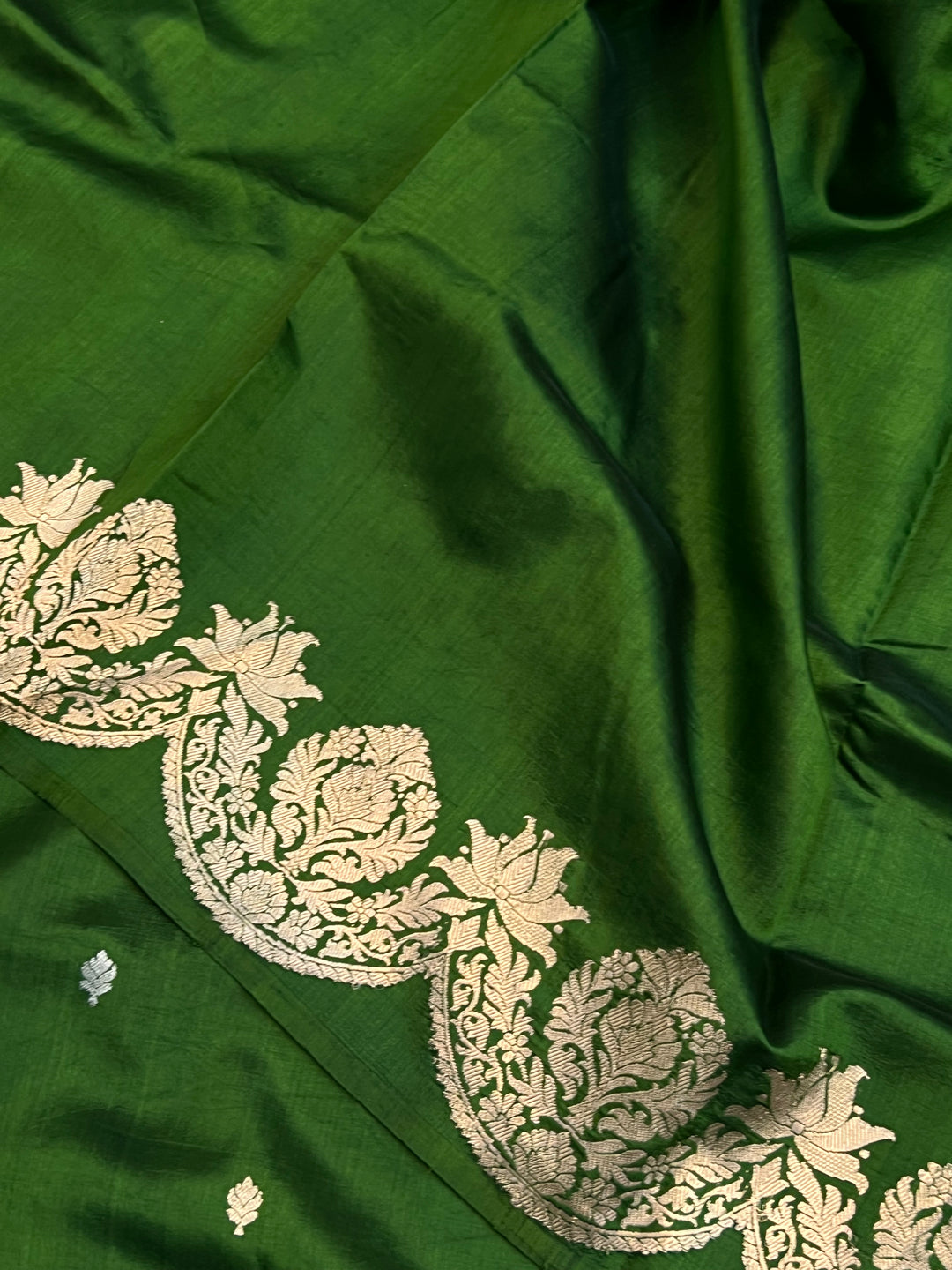 Mehendi Green Pure Silk Banarasi Saree | Scallop Border