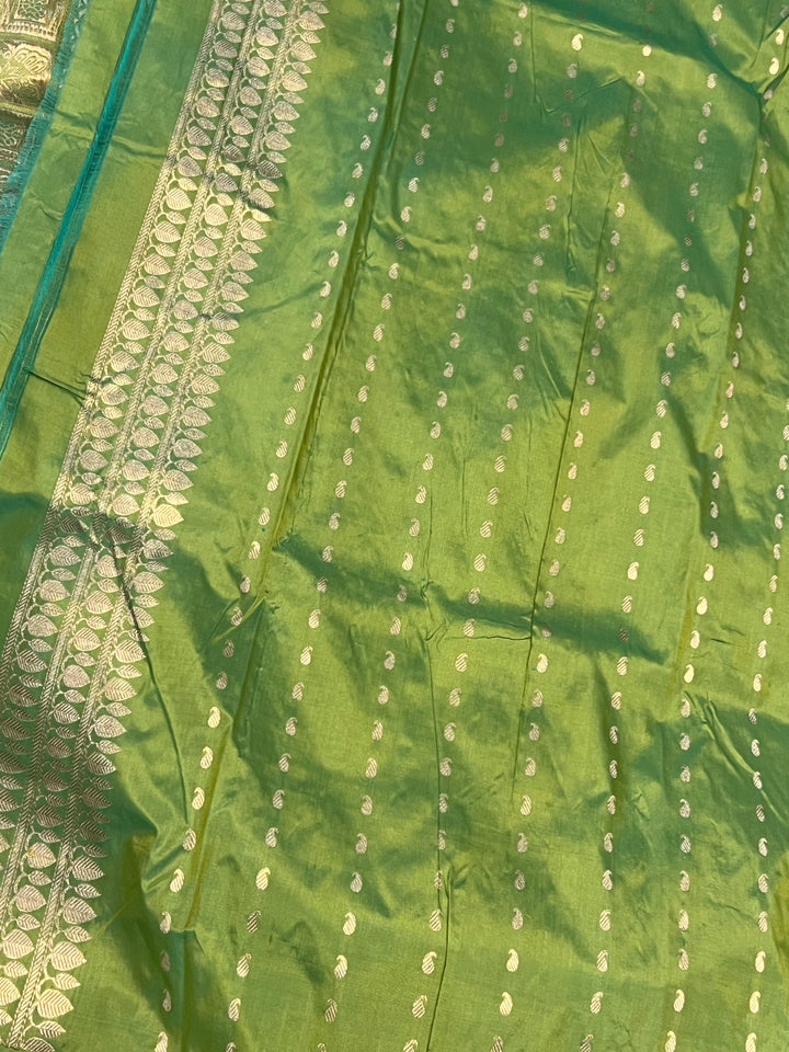 Parrot Green Banarasi Handloom Katan Silk Saree - Aura Benaras