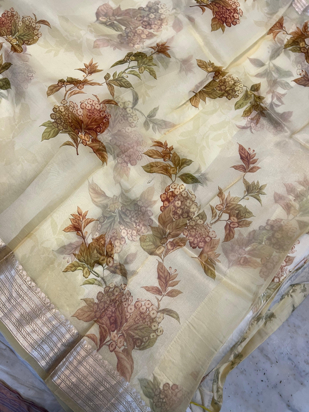 Cream Banarasi Handloom Kora Silk Saree - Aura Benaras