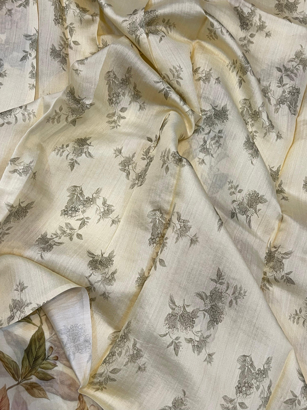 Cream Banarasi Handloom Kora Silk Saree - Aura Benaras