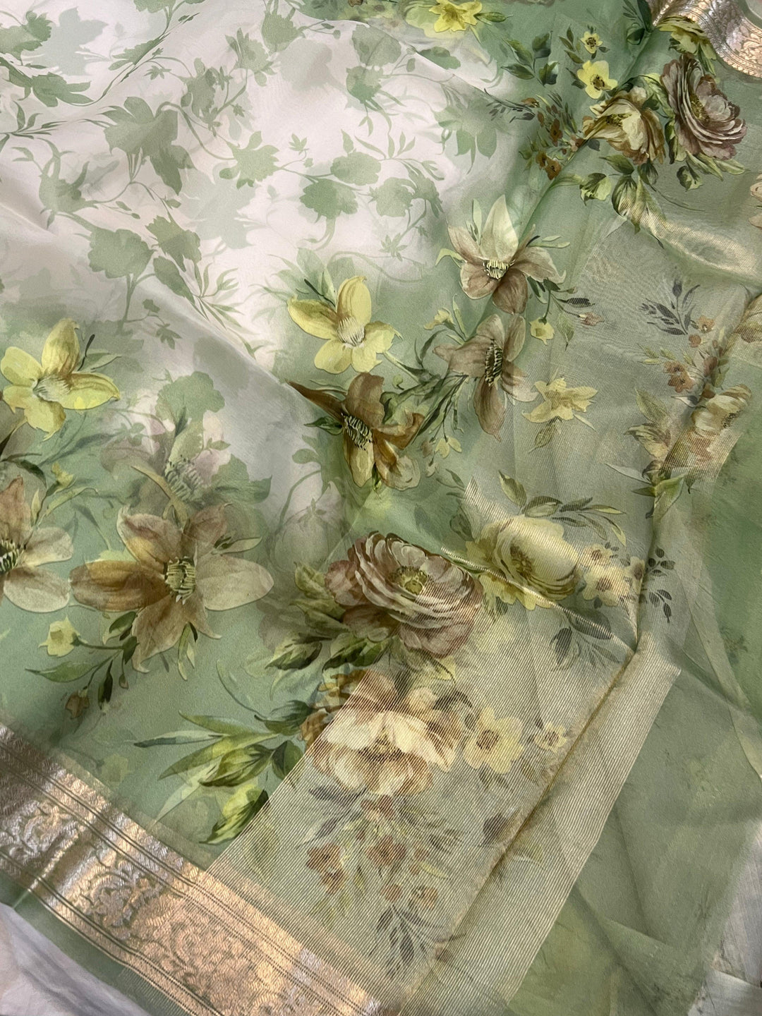 White-Green Banarasi Handloom Kora Silk Saree - Aura Benaras