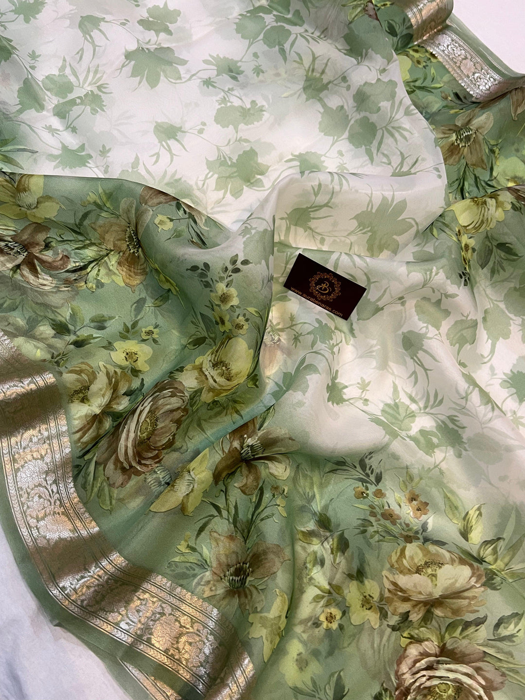 White-Green Banarasi Handloom Kora Silk Saree - Aura Benaras