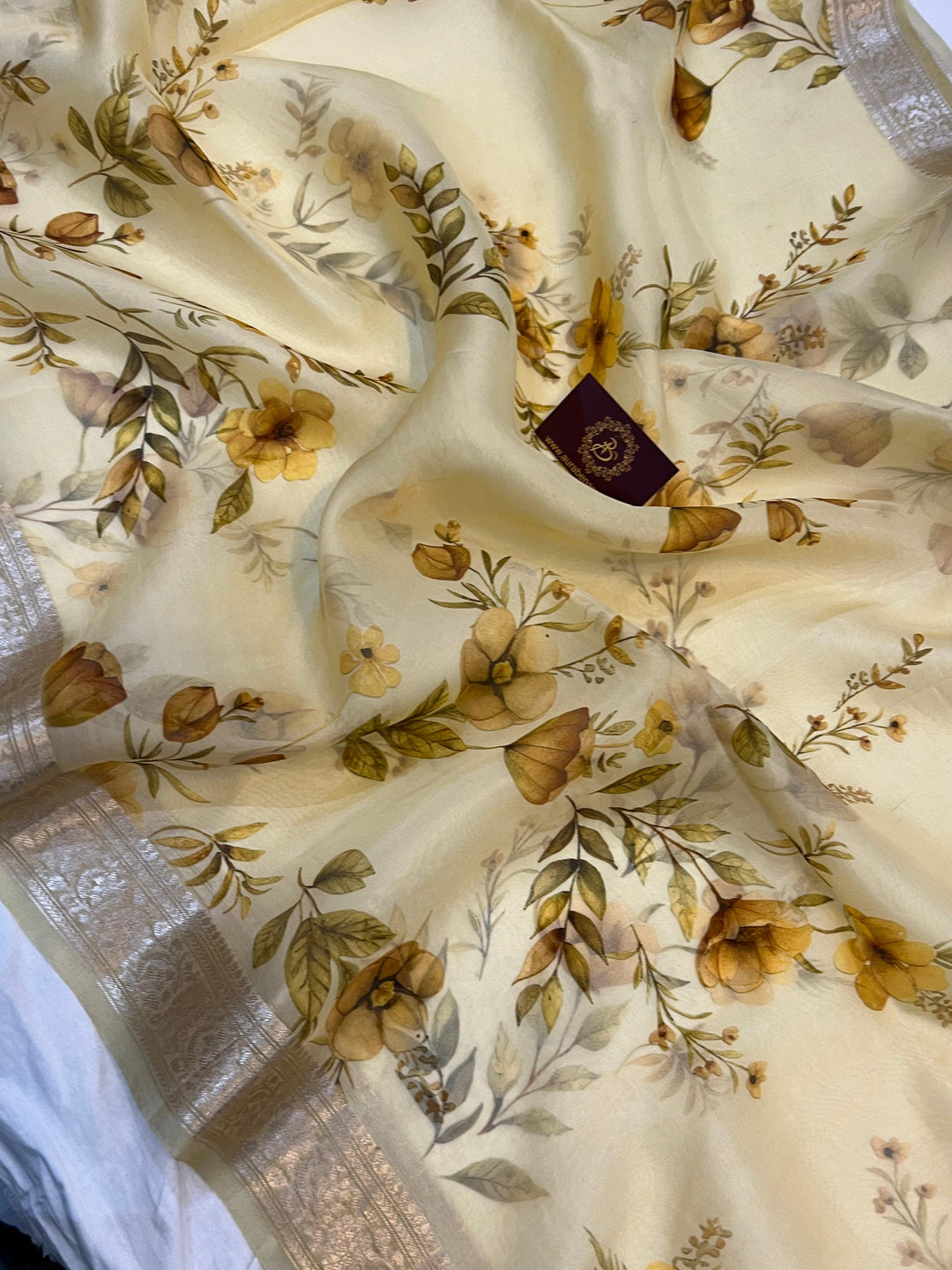 Cream Banarasi Handloom Kora Silk Saree - Aura Benaras