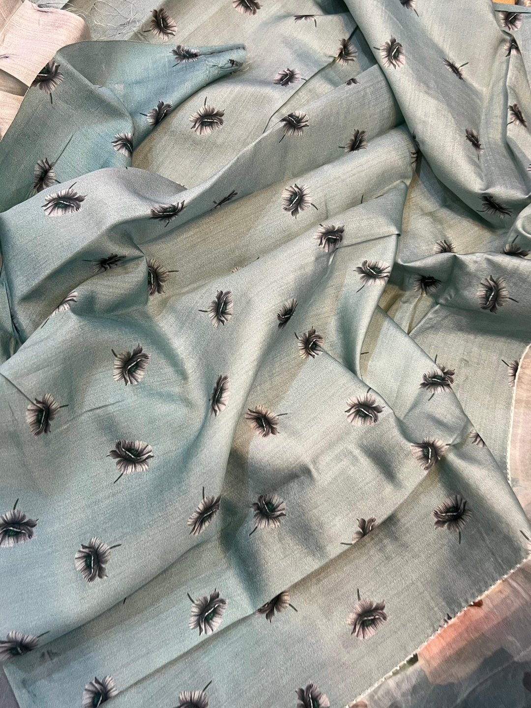 Cream-Blue Banarasi Handloom Kora Silk Saree - Aura Benaras