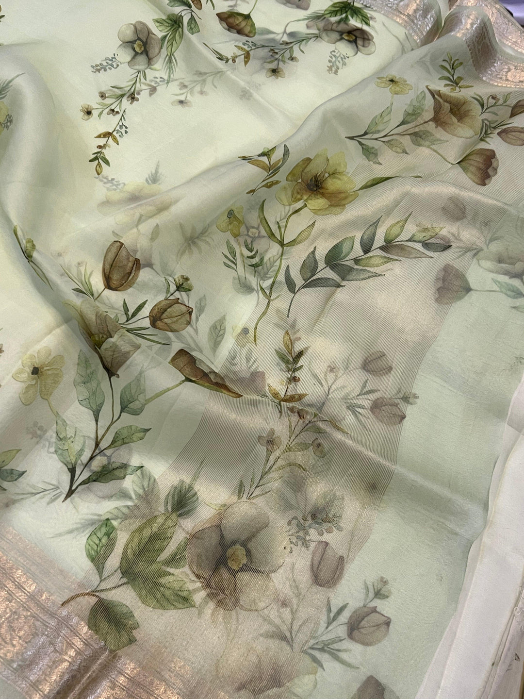 Pale Green Banarasi Handloom Kora Silk Saree - Aura Benaras