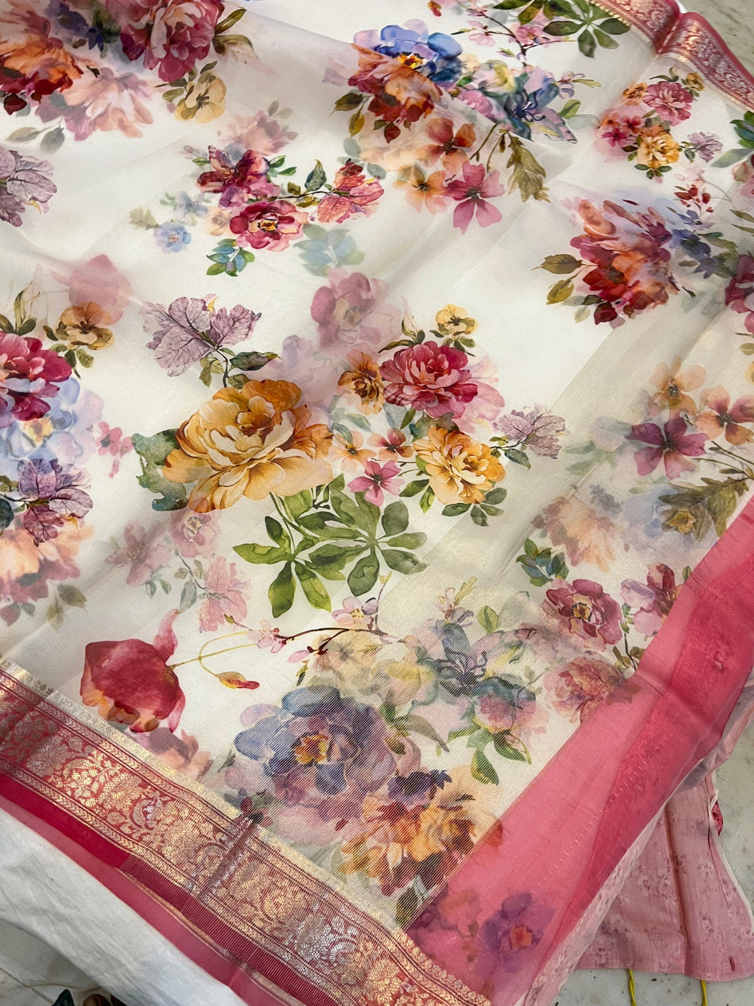 White Banarasi Handloom Kora Silk Saree - Aura Benaras