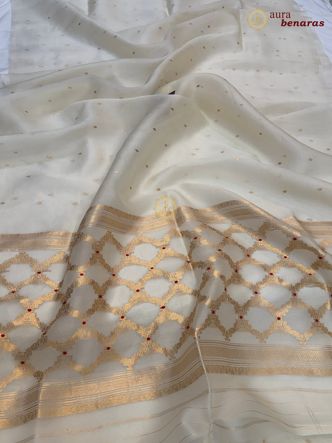Off White Kora Silk Banarasi Saree – Kadhwa Butis in Zari