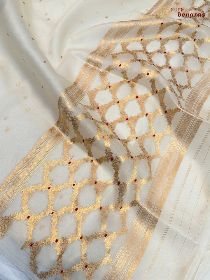 Off White Kora Silk Banarasi Saree – Kadhwa Butis in Zari