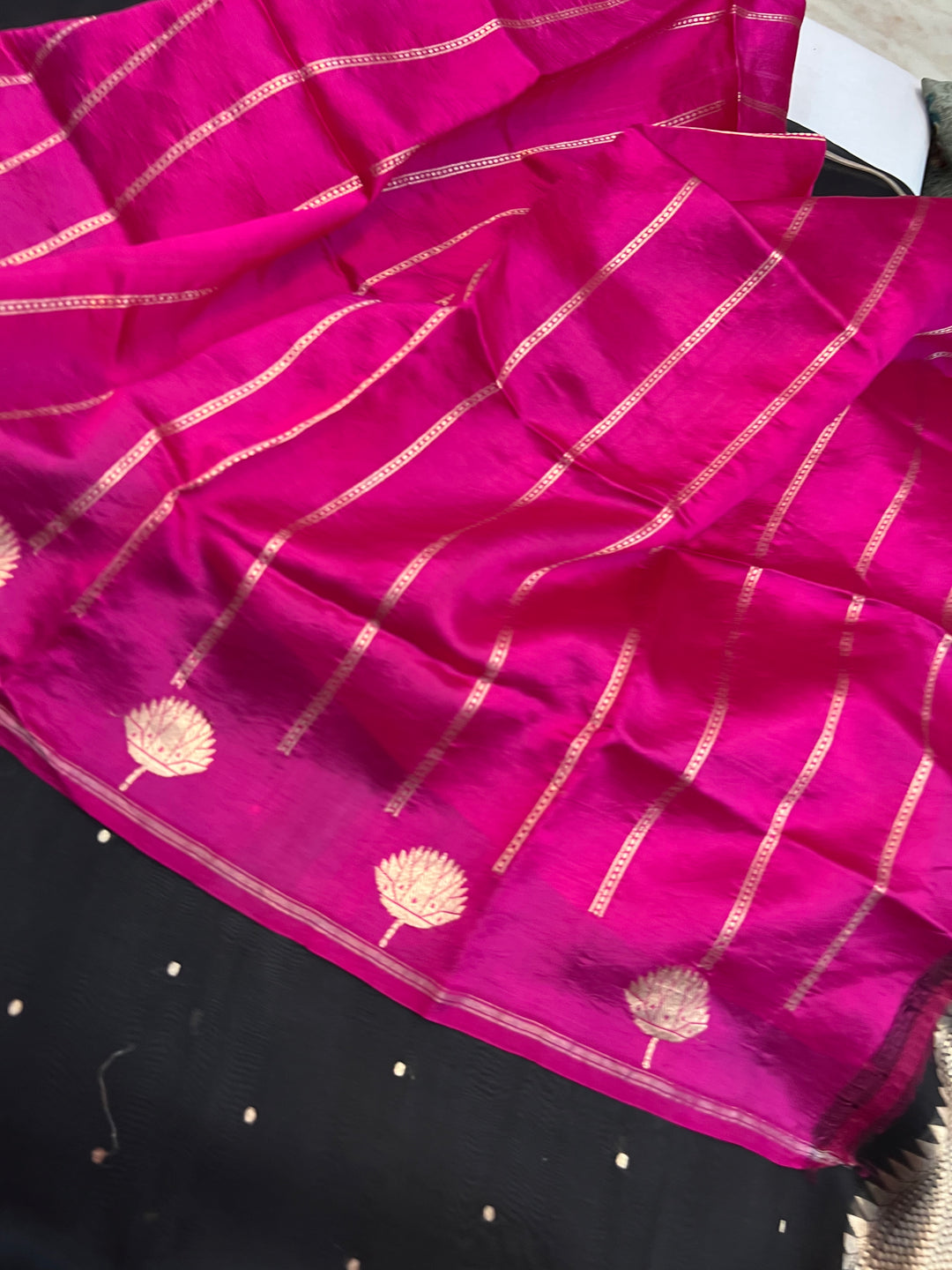Black Pure Kora Silk Handloom Banarasi Saree - AuraBenaras