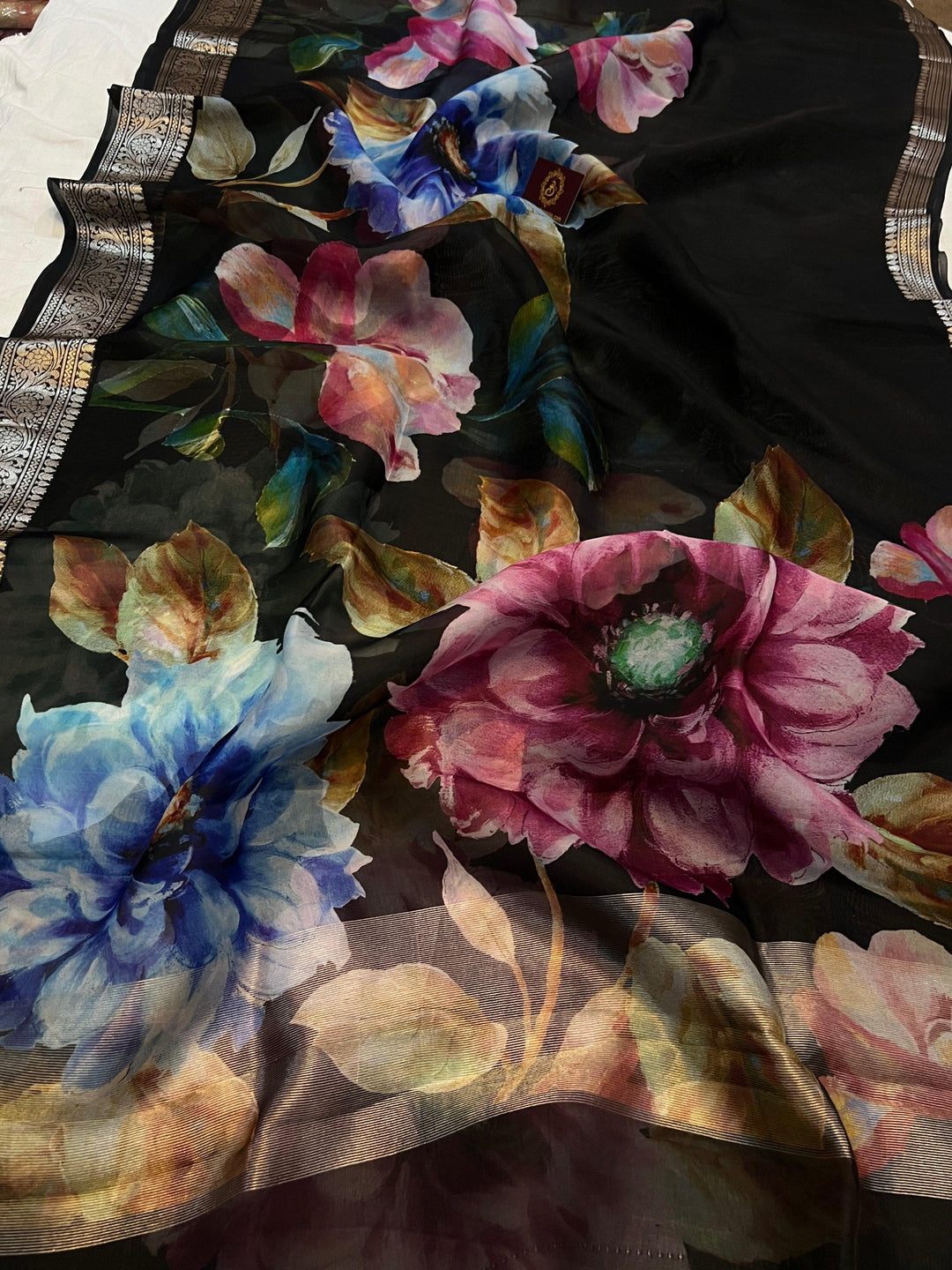 Black Banarasi Handloom Kora Silk Saree - Aura Benaras