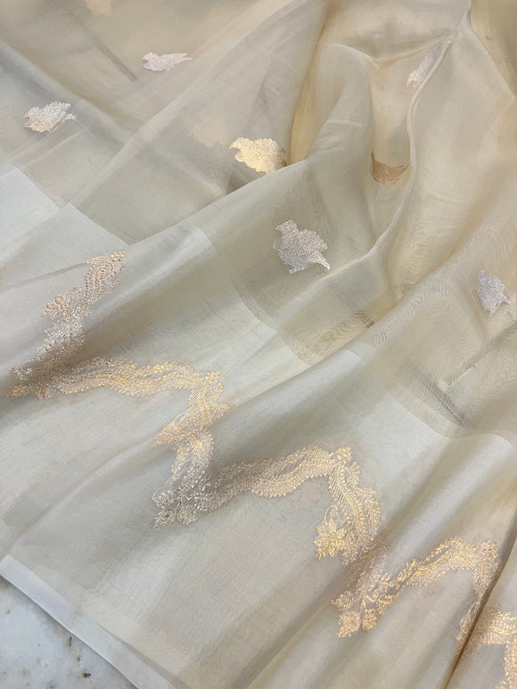 Cream Banarasi Handloom Kora Silk Saree - Aura Benaras