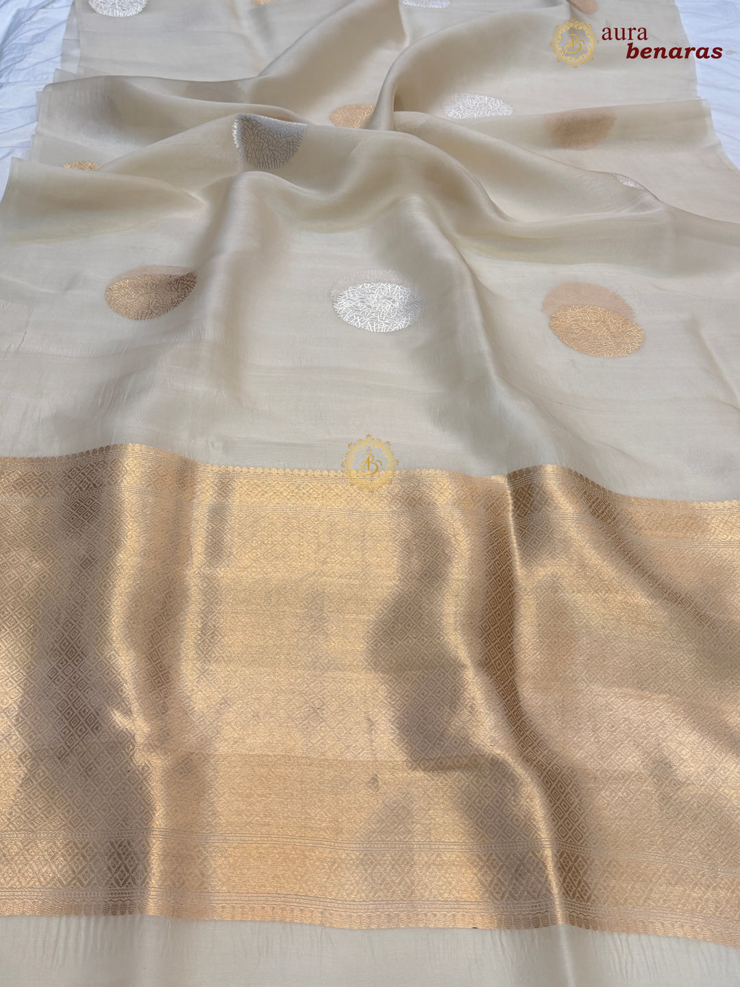 Cream Pure Banarasi Handloom Kora Silk Saree - AuraBenaras