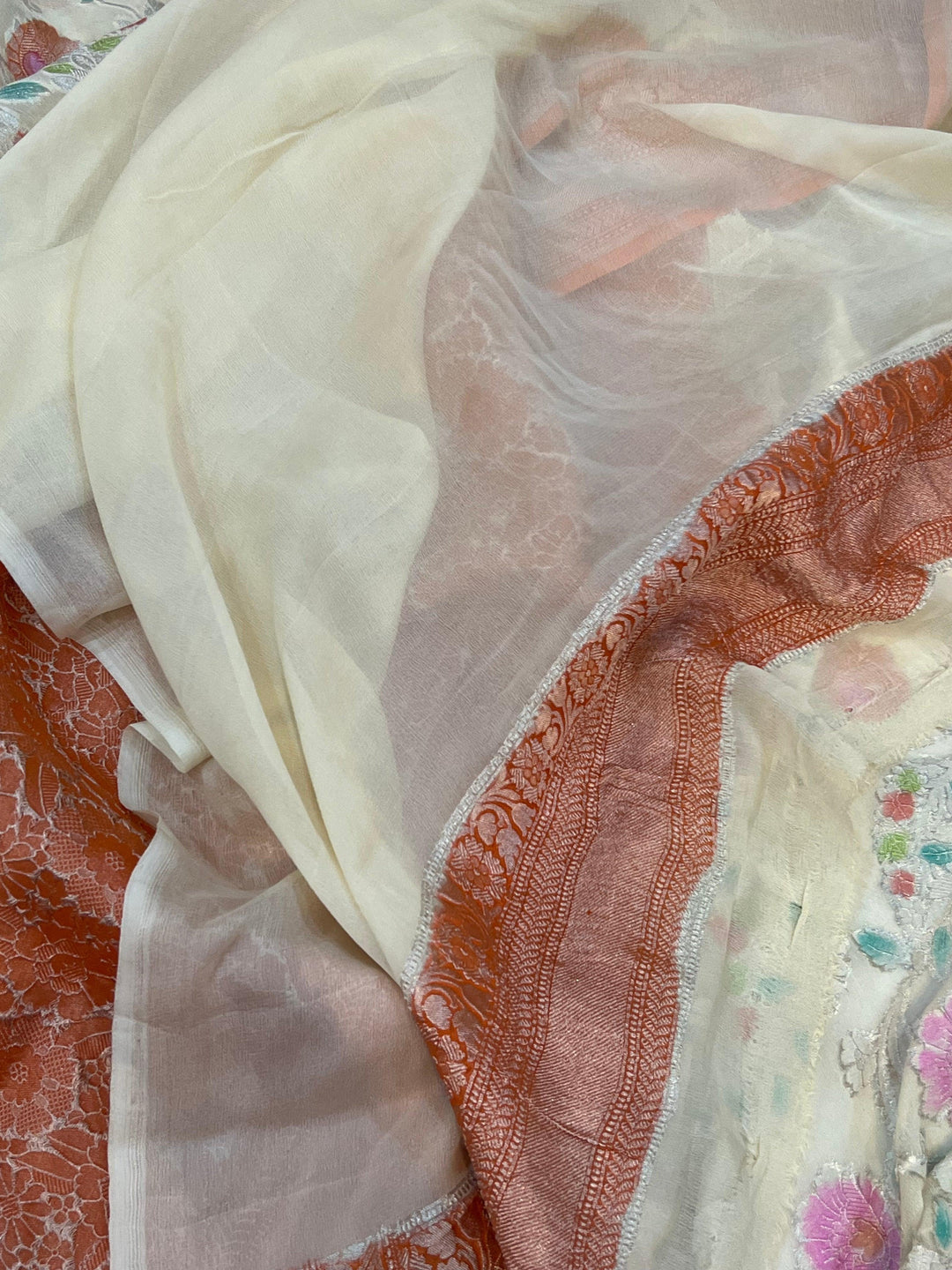 Off White Rangkaat Banarasi Khaddi Georgette Saree - Aura Benaras