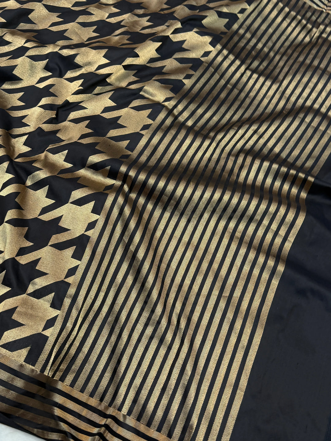 Black Pure Katan silk Handloom Banarasi Saree
