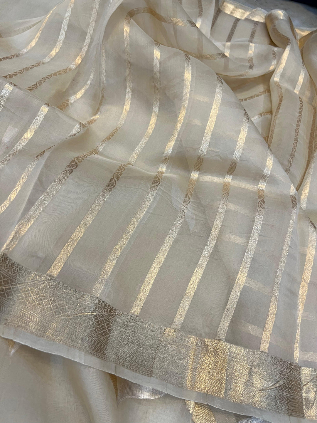 Cream Banarasi Handloom Kora Silk Saree - Aura Benaras