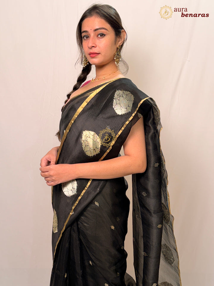 Black Pure Kora Silk Handloom Banarasi Saree | Kadhwa butis
