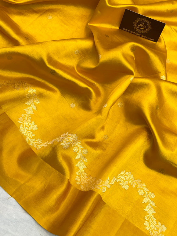 Pure Silk Banarasi Saree with Kadhwa Butis & Mashru Border