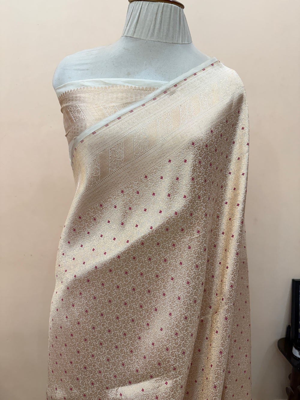 Off White Pure Katan silk Handloom Banarasi Saree