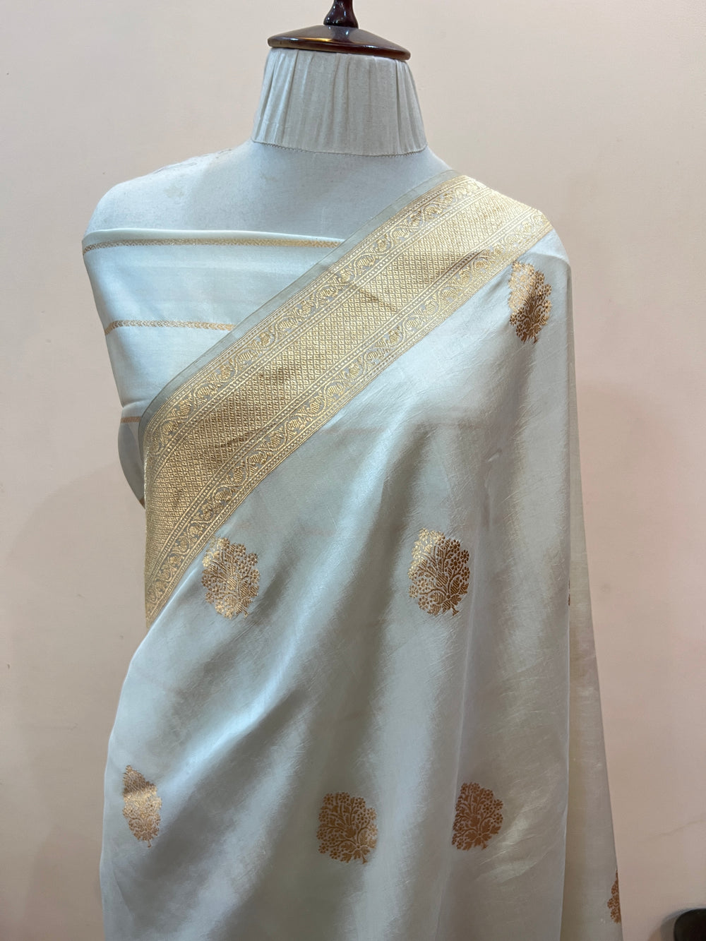 Cream Pure Banarasi Handloom Silk Saree | Aura Benaras