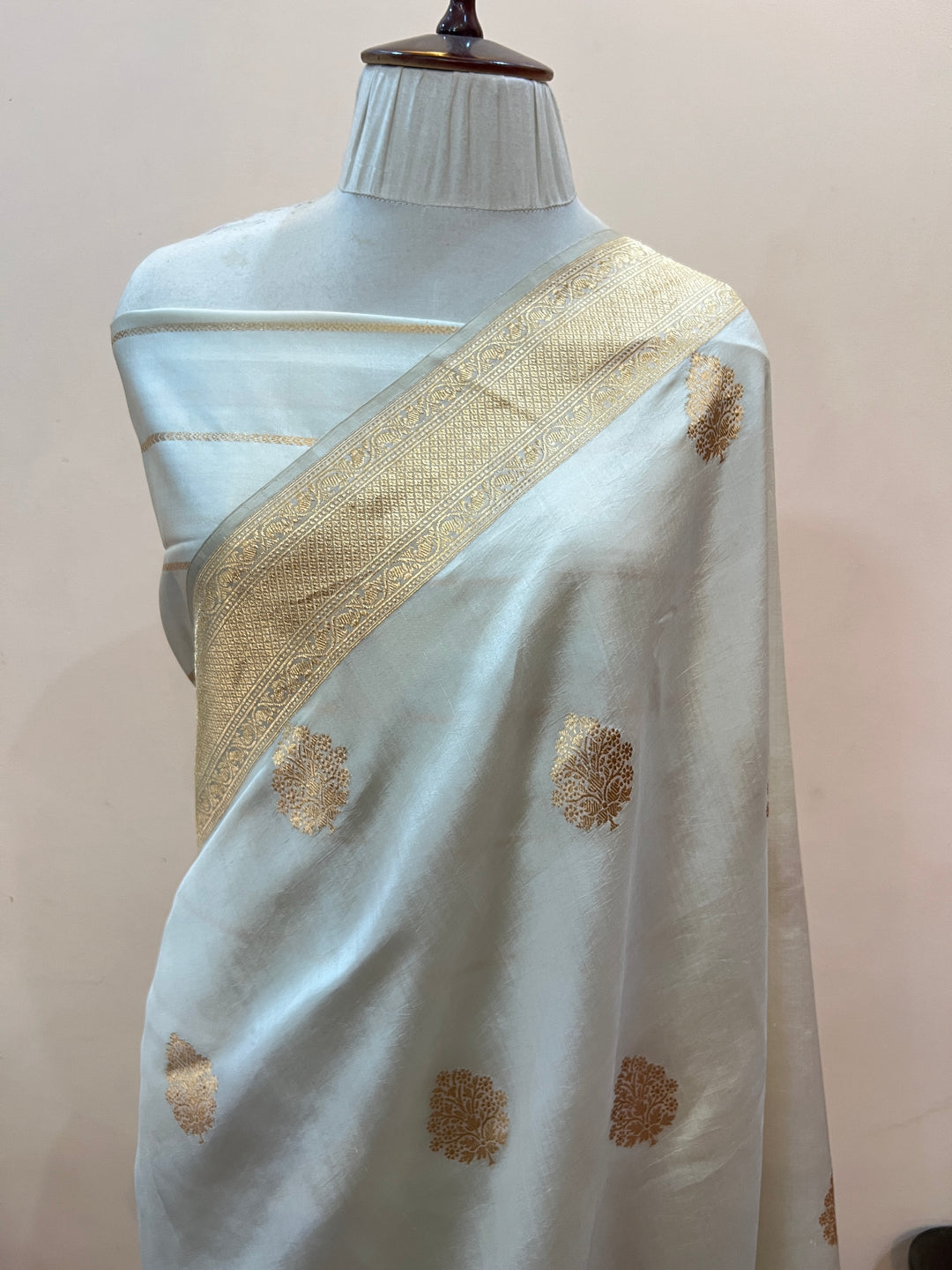 Cream Pure Banarasi Handloom Silk Saree | Aura Benaras