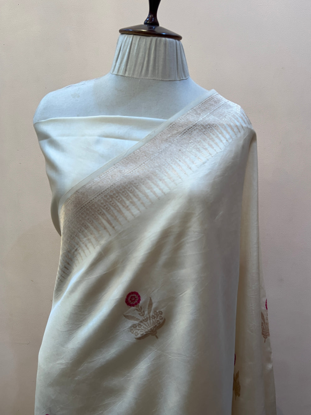 Buy Cream Pure Banarasi Handloom Silk Saree | Aura Benaras