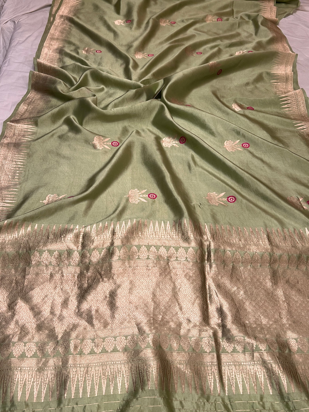 Basil Green Pure Banarasi Handloom Silk Saree | Aura Benaras