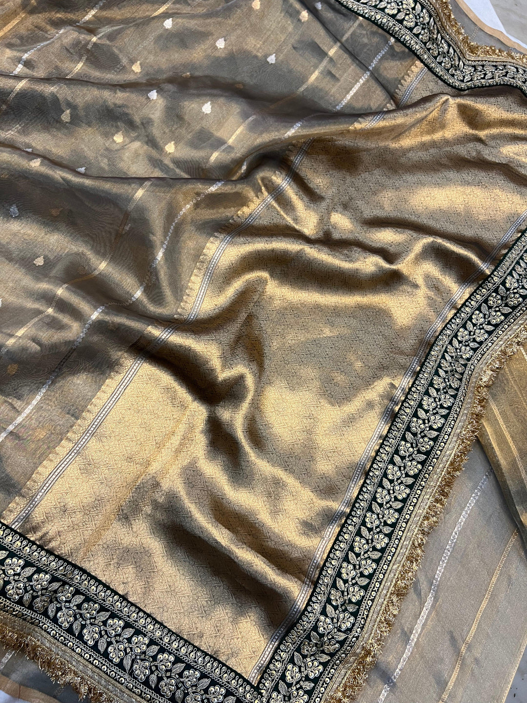 Grey Pure Banarasi Handloom Tissue Silk Saree - Aura Benaras