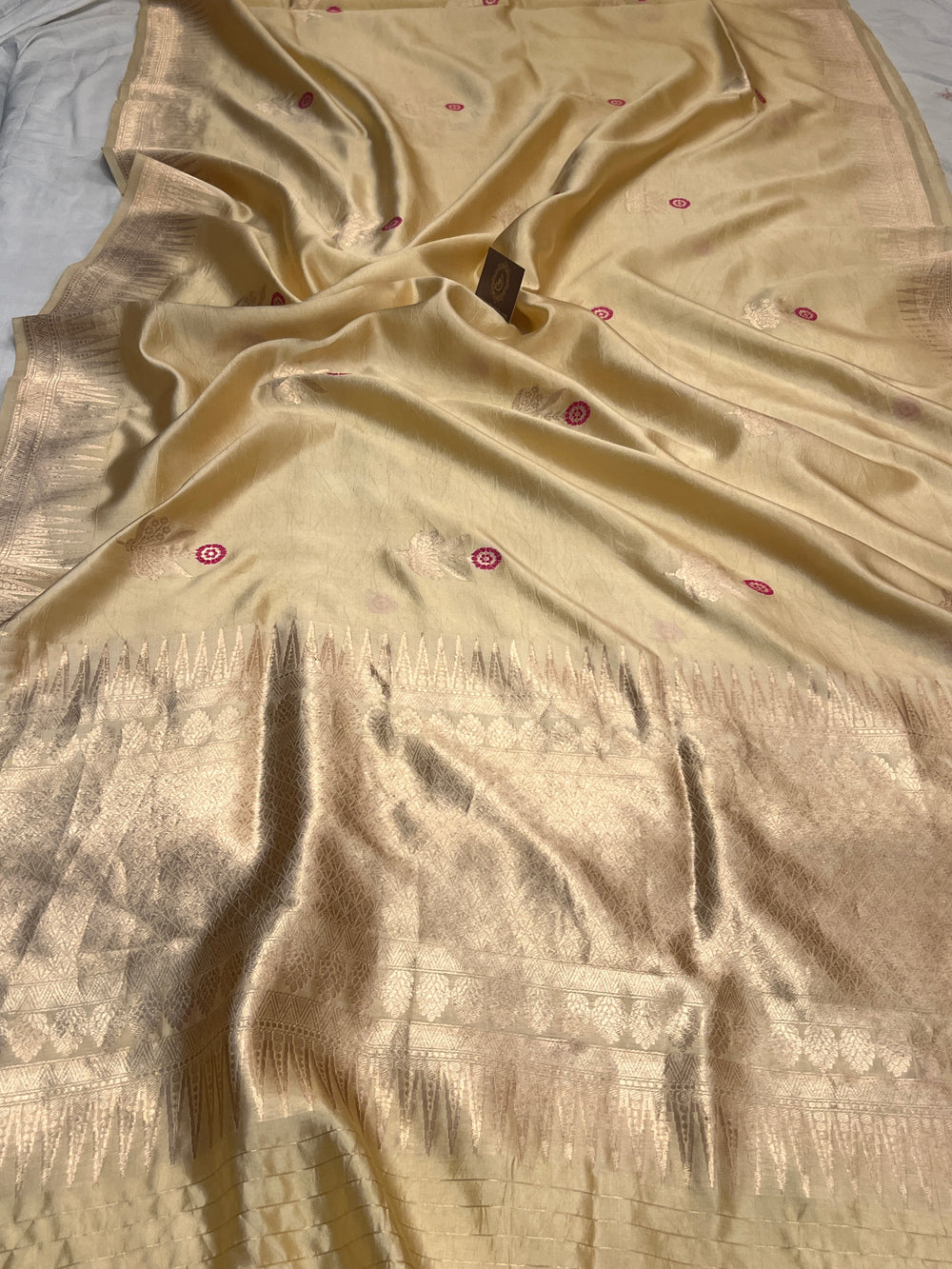 Golden Pure Banarasi Handloom Silk Saree | Aura Benaras