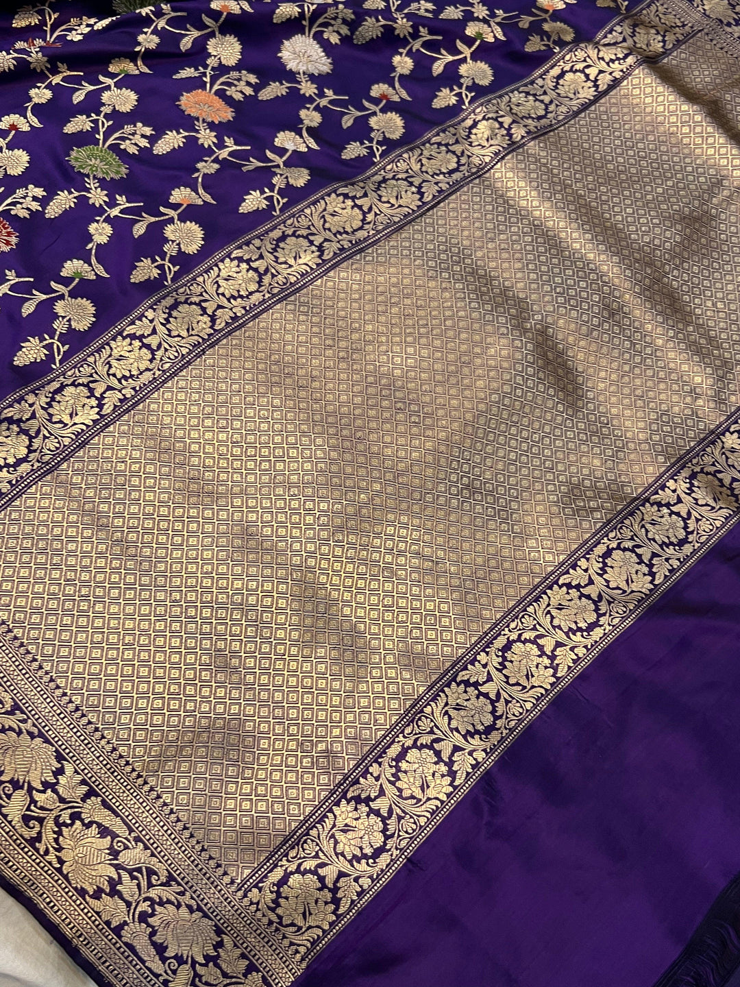 Intricate Kadhwa Jaal weave in floral and geometric pattern on pure Banarasi silk saree