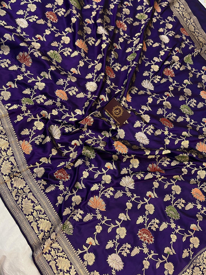 Intricate Kadhwa Jaal weave in floral and geometric pattern on pure Banarasi silk saree