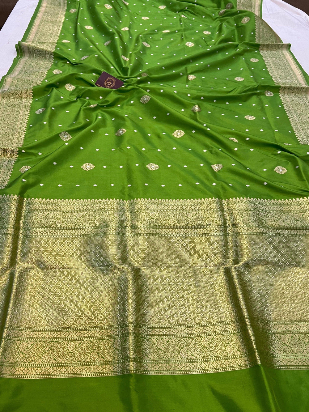 Green Pure Banarasi Handloom Katan Silk Saree - Aura Benaras