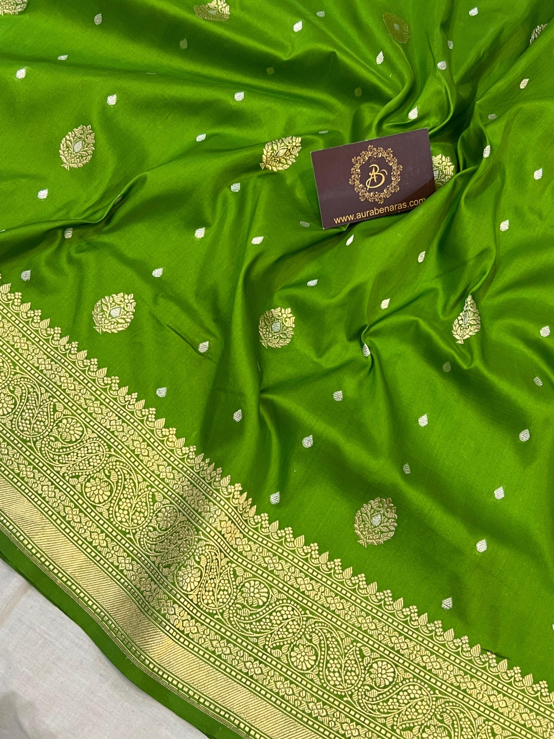 Green Pure Banarasi Handloom Katan Silk Saree - Aura Benaras