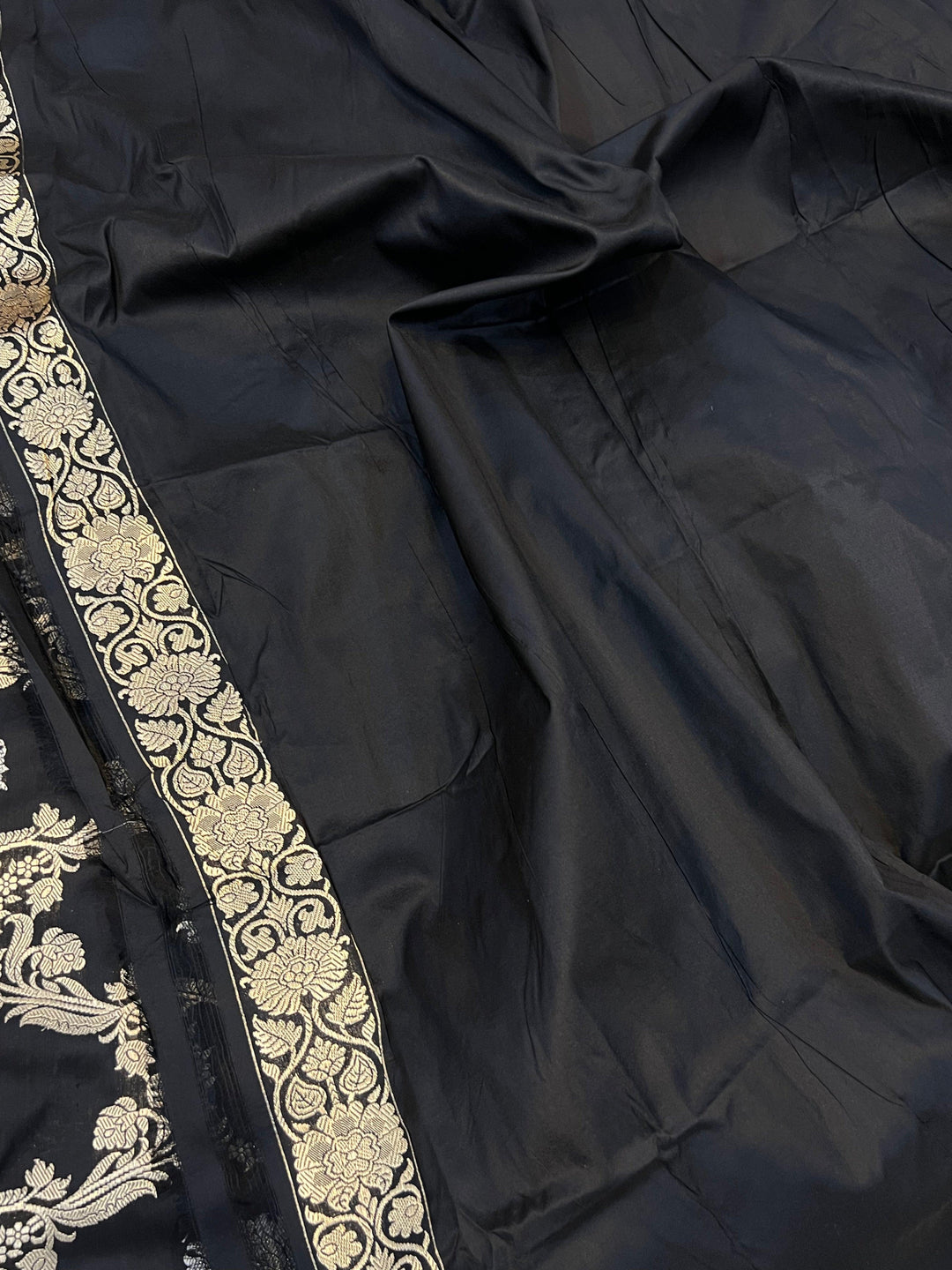 Black Pure Banarasi Handloom Katan Silk Saree - Aura Benaras