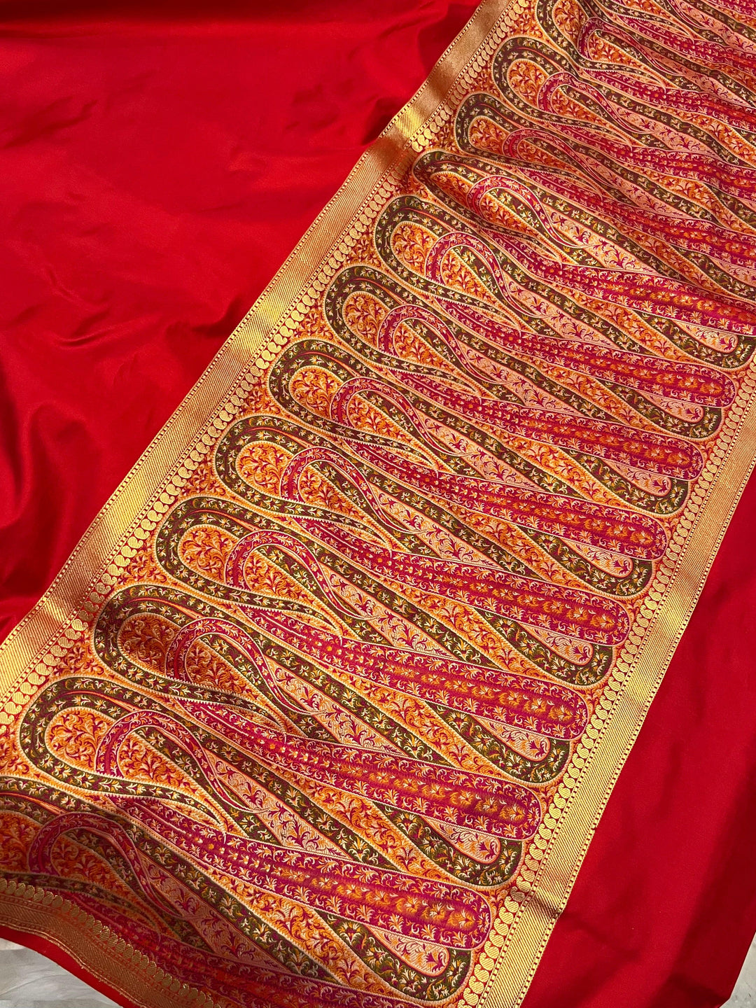 Red Banarasi Handloom Katan Satin Silk Saree - Aura Benaras