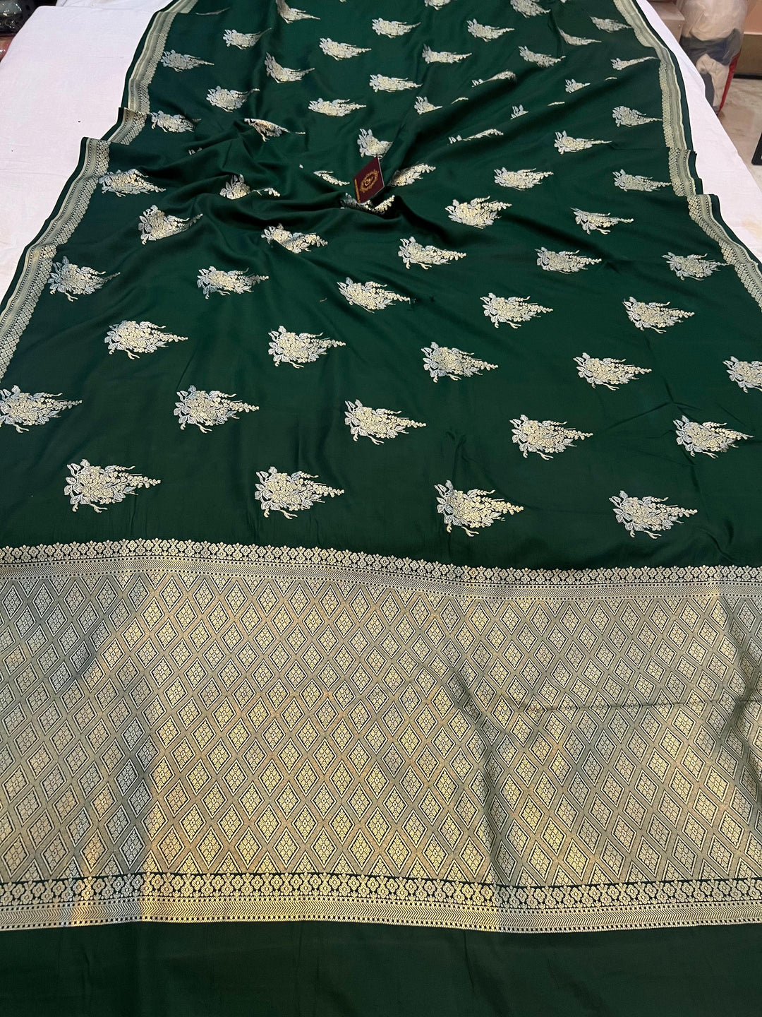 Bottle Green Banarasi Mashru Silk Saree – Buy Pure Handloom | Aura Benaras