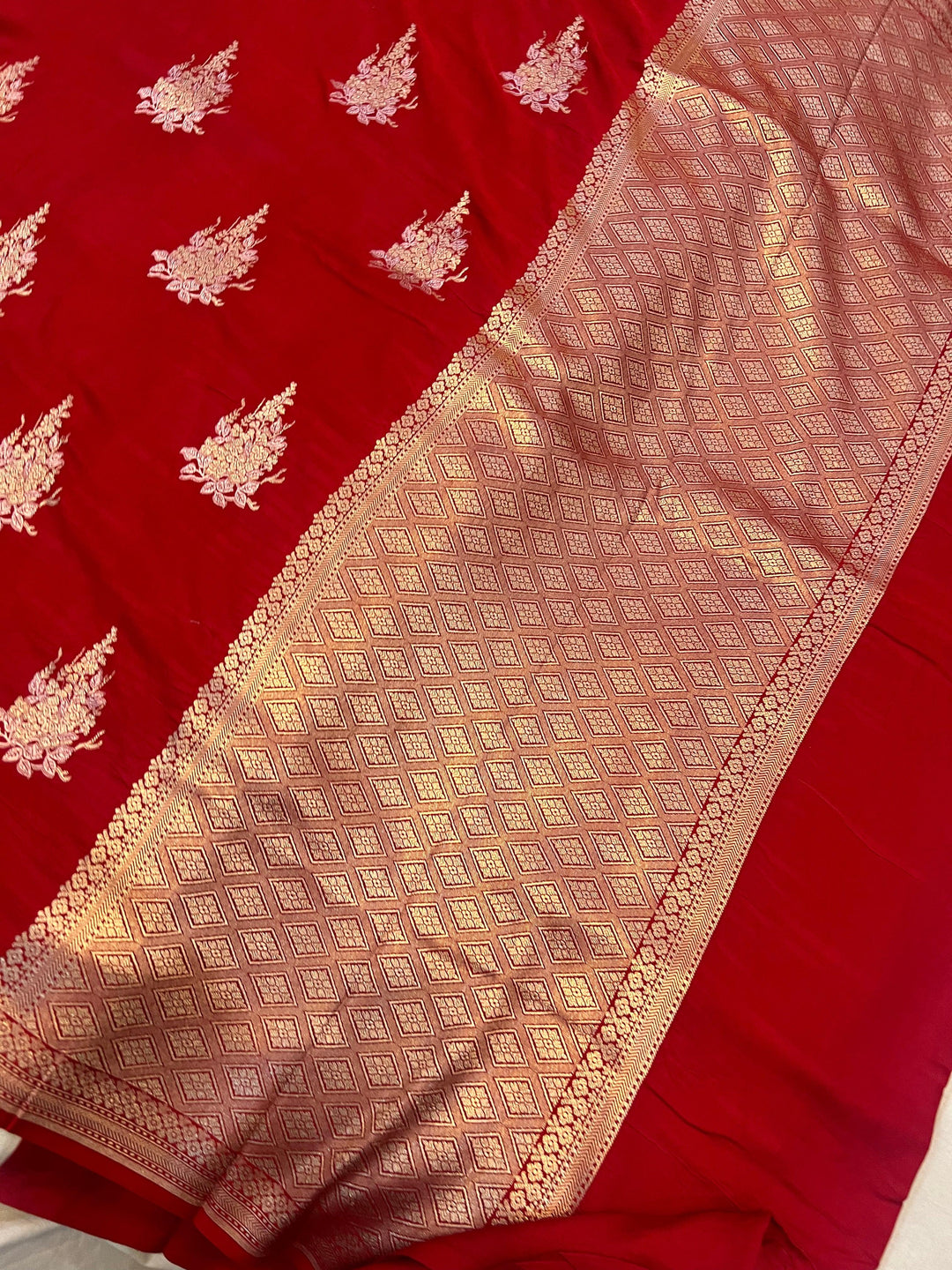 Red Banarasi Mashru Silk Saree – Buy Pure Handloom | Aura Benaras