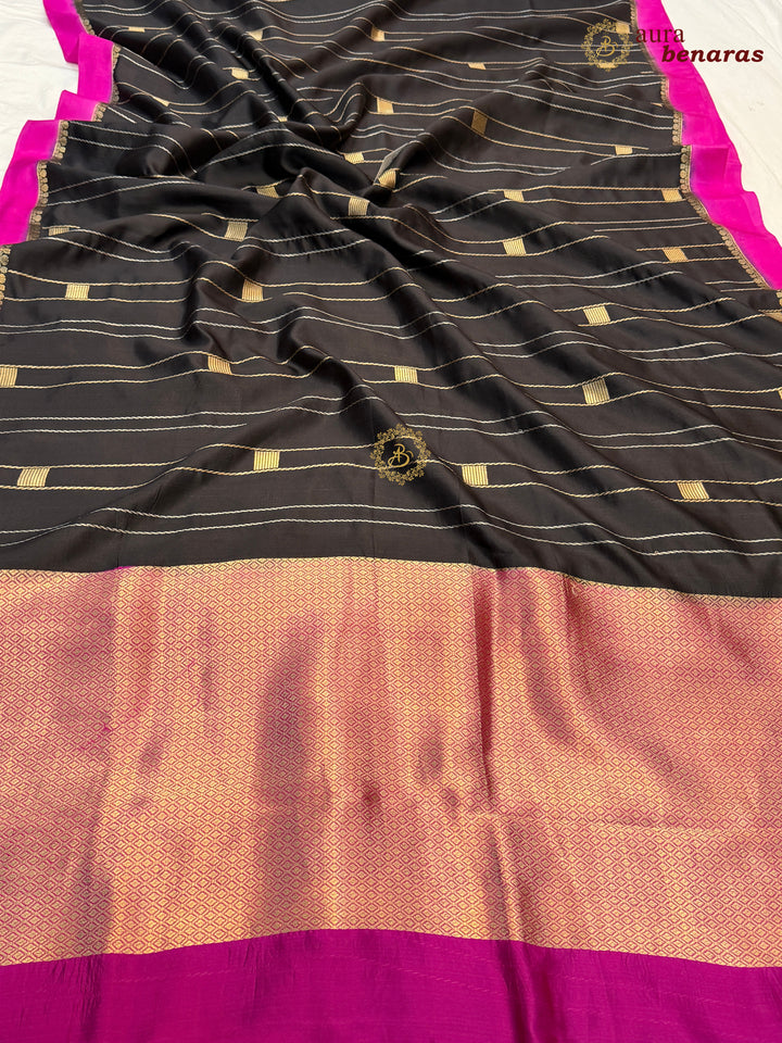 Black Pure Banarasi Handloom Silk Sari - AuraBenaras
