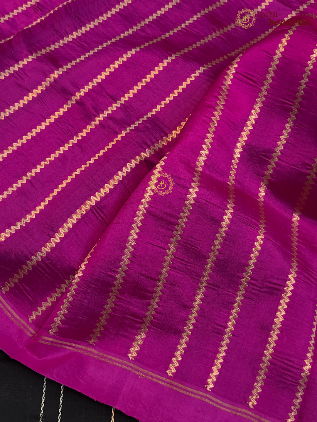 Black Pure Banarasi Handloom Silk Sari - AuraBenaras