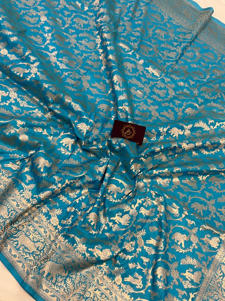 Intricate Kadhwa zari border detail on Shikargaah Banarasi silk saree