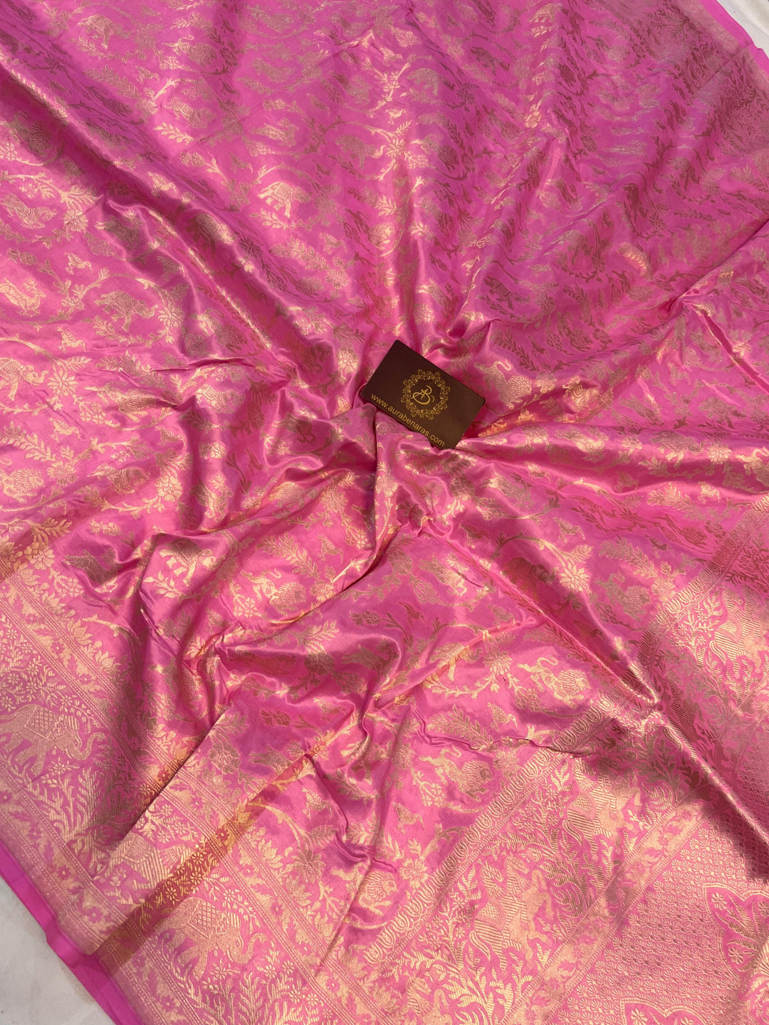 Intricate Kadhwa zari border detail on Shikargaah Banarasi silk saree