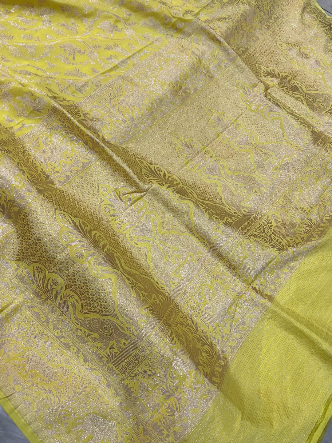 Shikargaah motif pallu with fine cutwork weaving on a Banarasi handloom saree