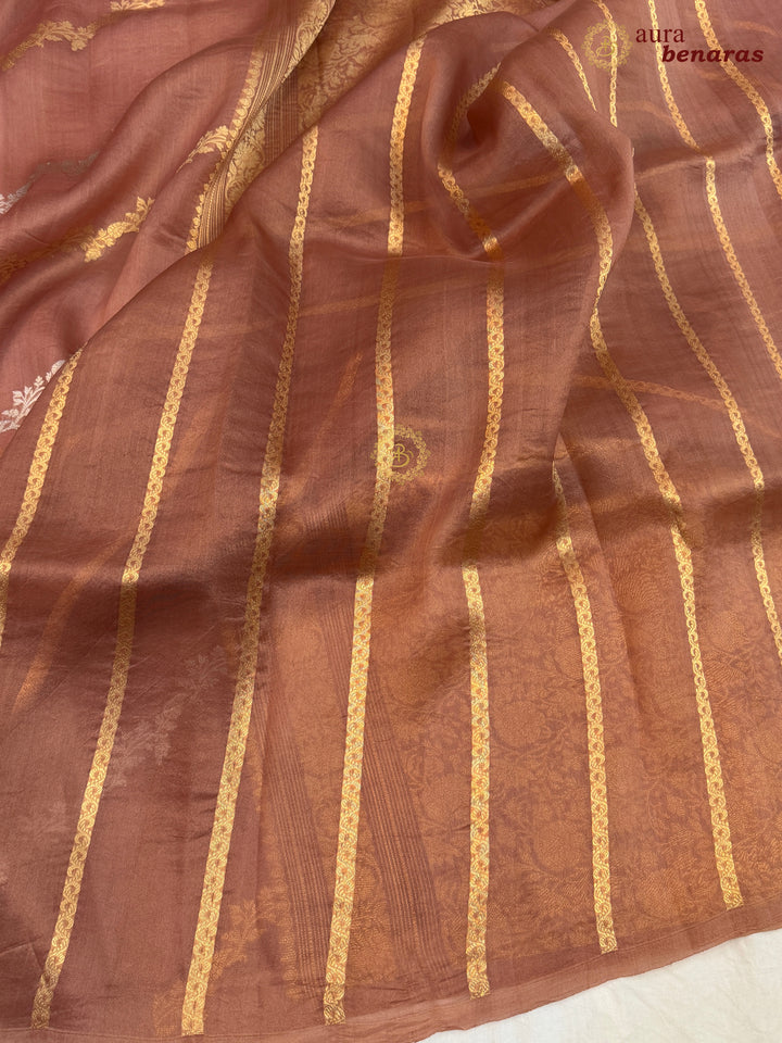 Dusty Rose Kora Silk Banarasi Saree with Kadwa Jaal – Aura Benaras