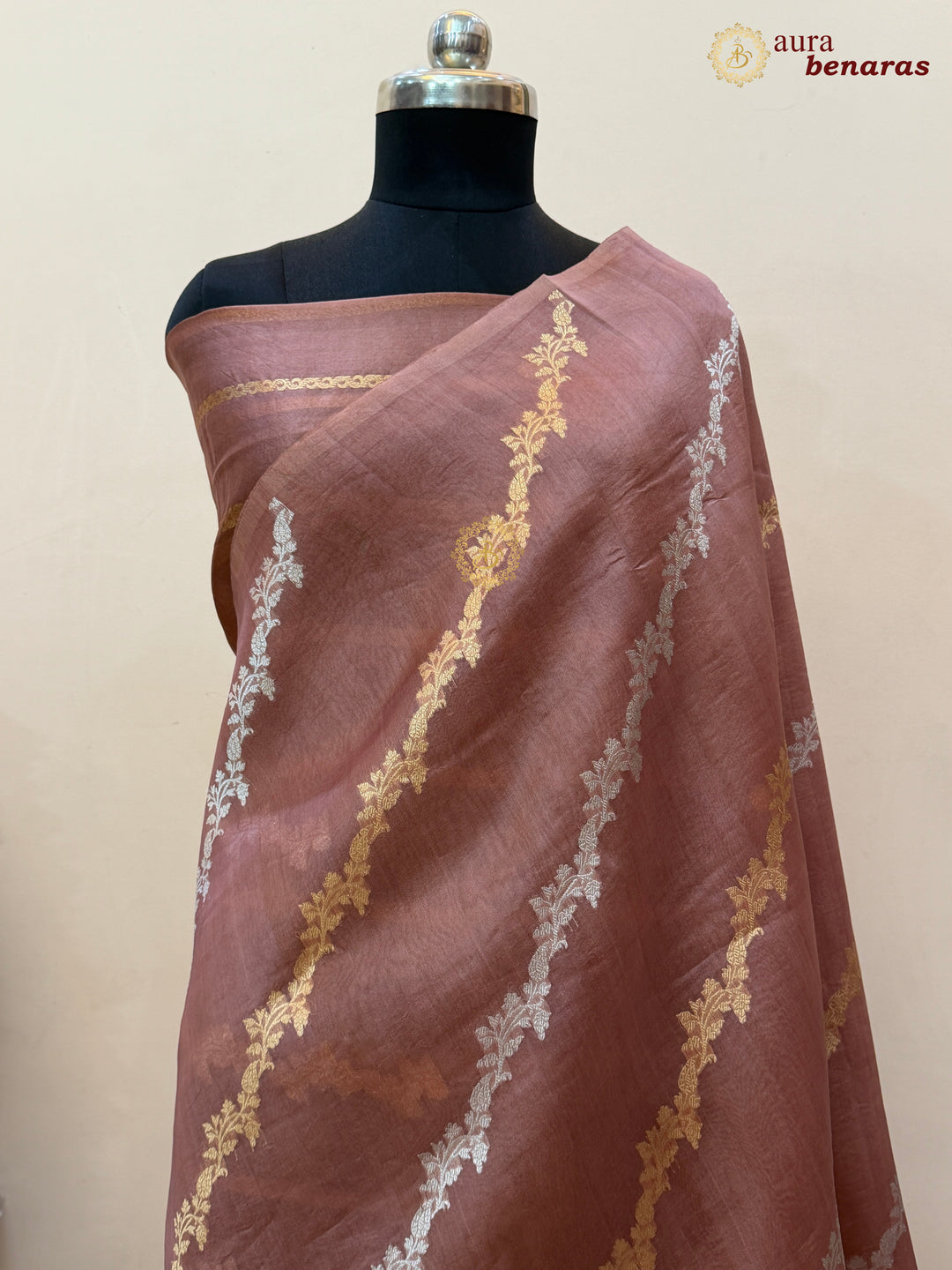 Dusty Rose Kora Silk Banarasi Saree with Kadwa Jaal – Aura Benaras