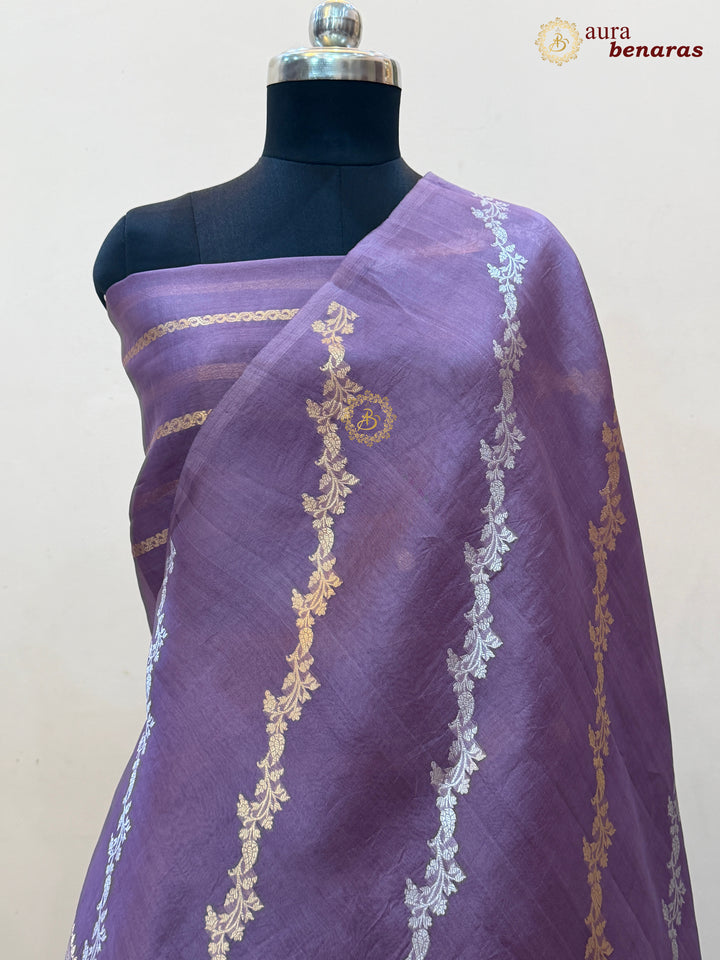 Dusty Lavender Kora Silk Banarasi Saree with Kadwa Jaal – Aura Benaras