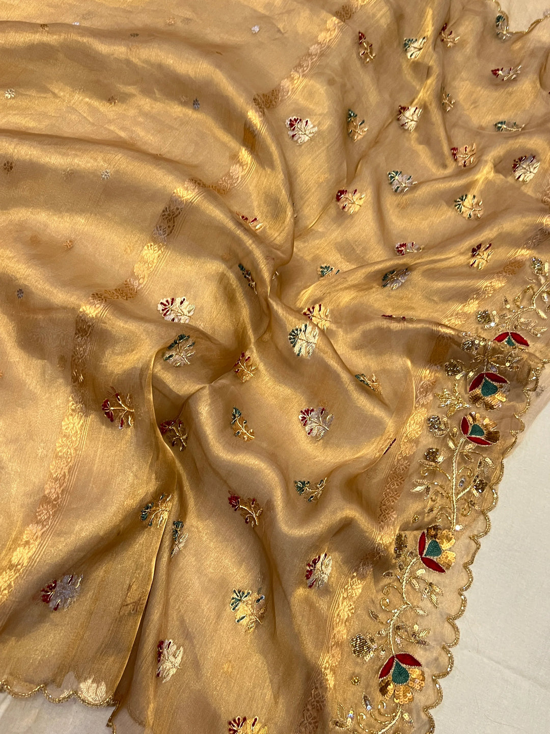 Pre Order :: Antique Golden Pure Tissue Silk Handloom Banarasi Saree
