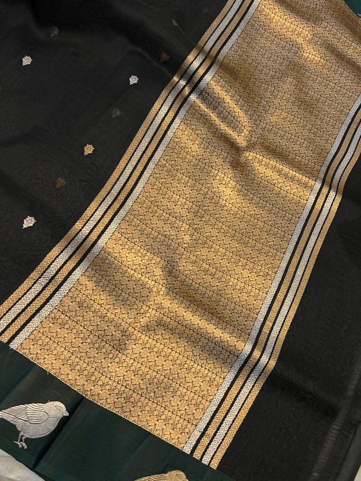 Buy Bottle Green Banarasi Handloom Kora Silk Saree | Kadhwa Weave | Aura Benaras